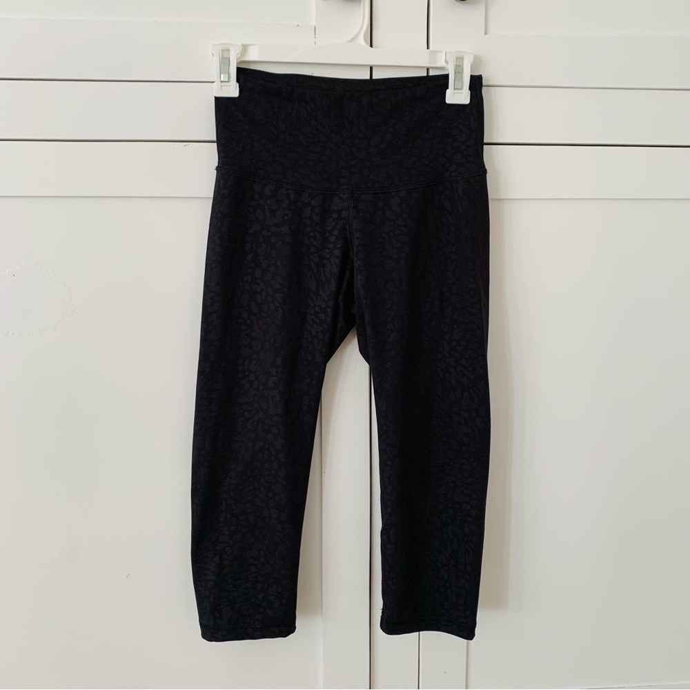 Old Navy Active Powerpress Black Animal Print Petite High Rise Crop Leggings